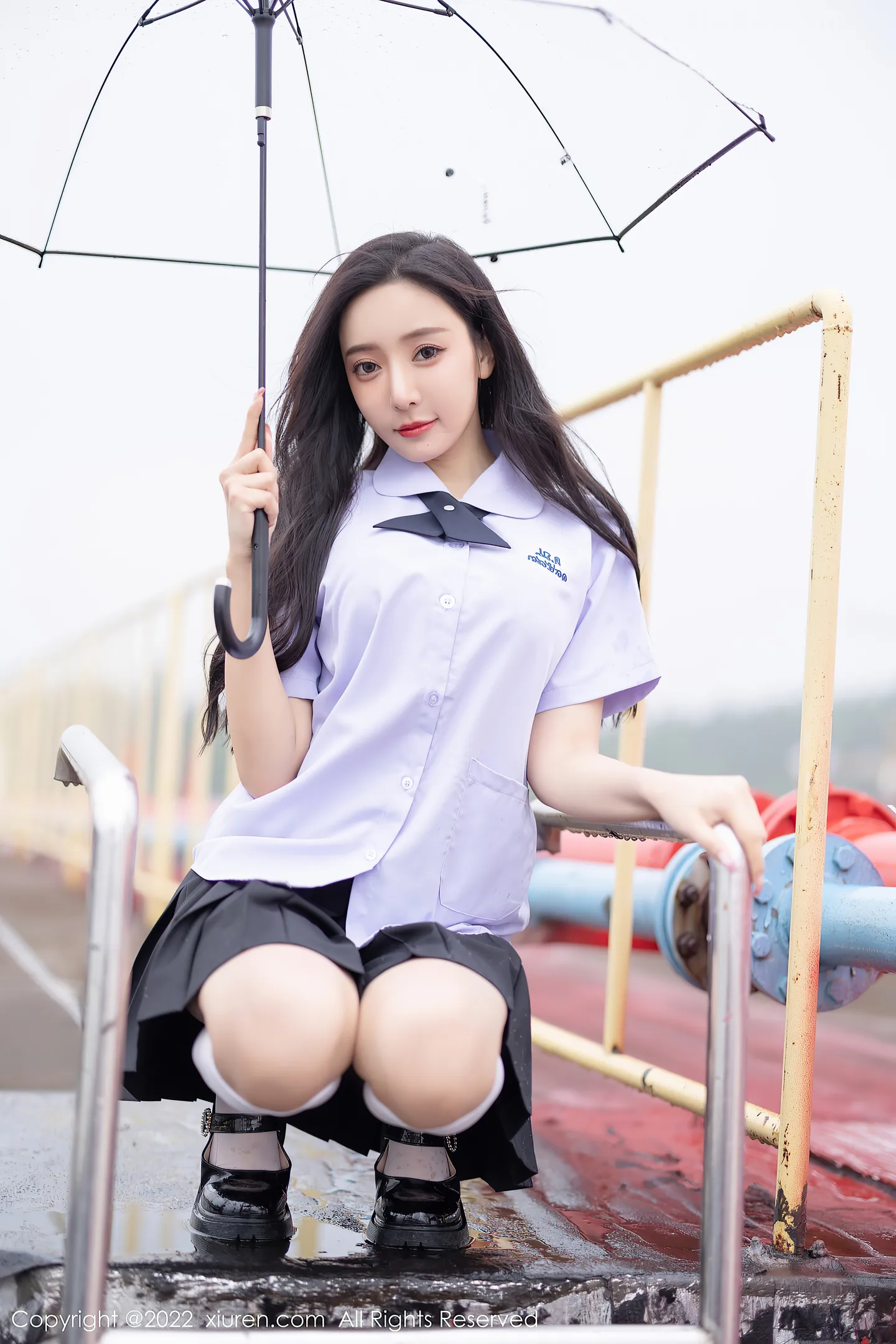 图片[5]-[XiuRen秀人网]VOL.4819 女神王馨瑶yanni户外半脱性感JK制服露蕾丝内衣完美诱惑写真66P-秀人网官方网站